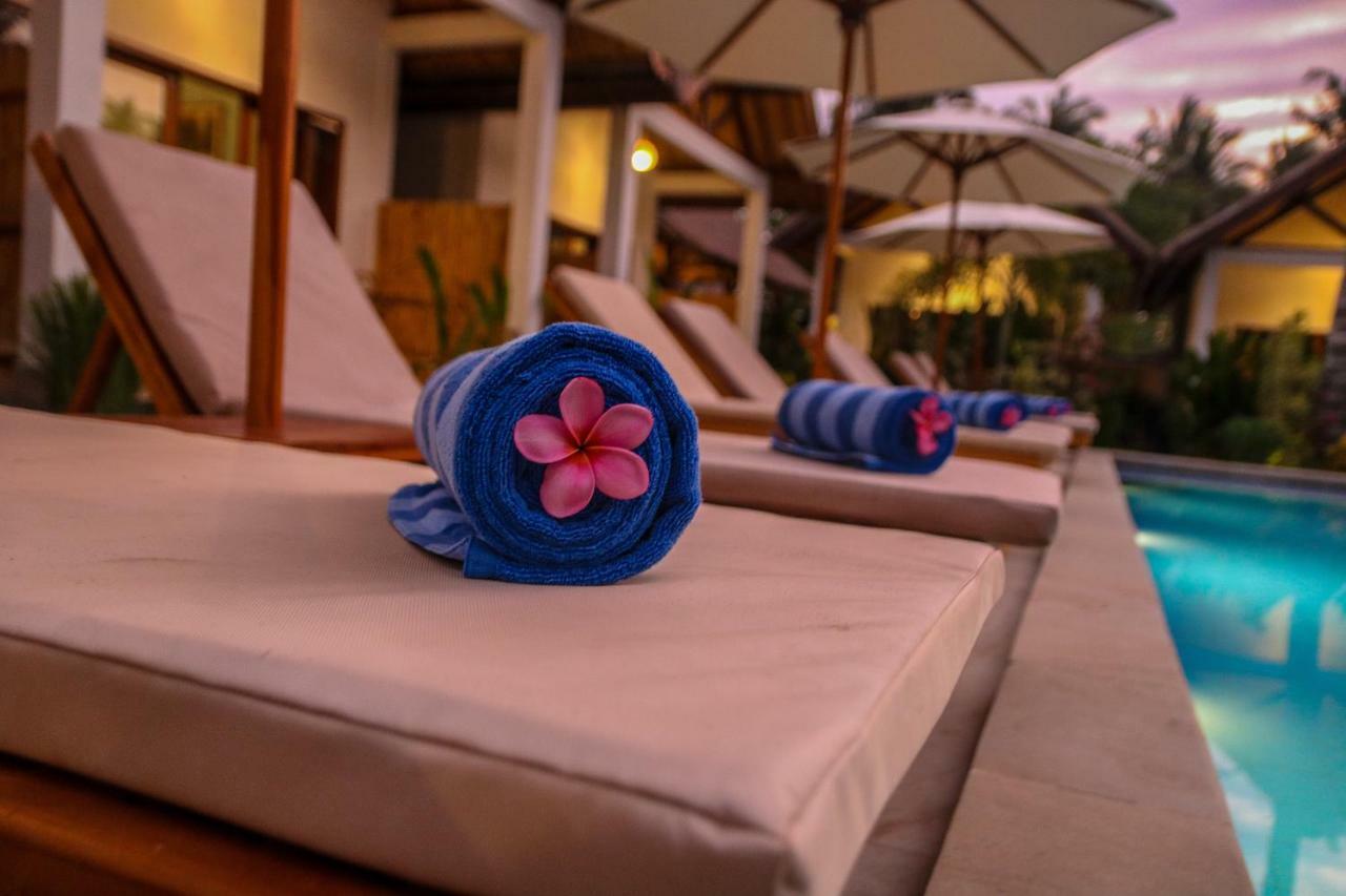 Cozy Cottages Lombok Senggigi Exterior photo